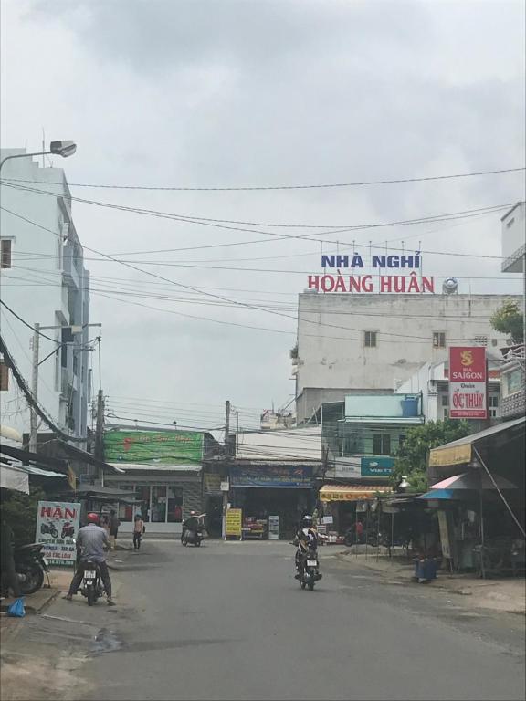 Nha nghi Hoang Huan photo