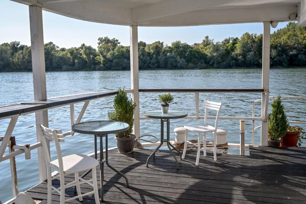 SWEET HOUSE on the river photo