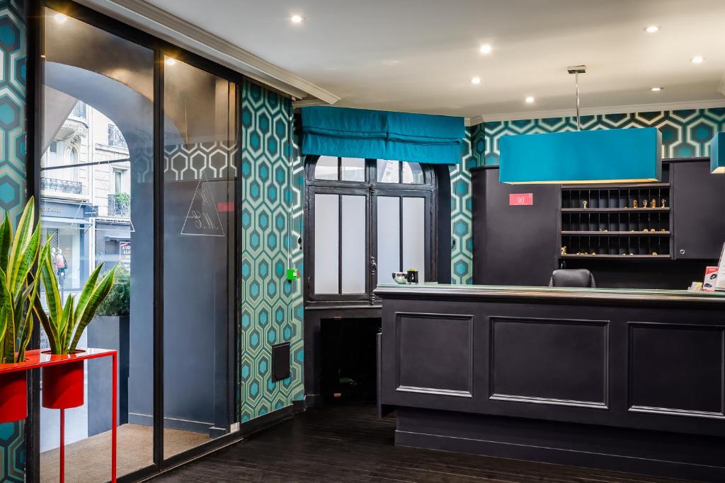 Hotel Monceau Elysees photo