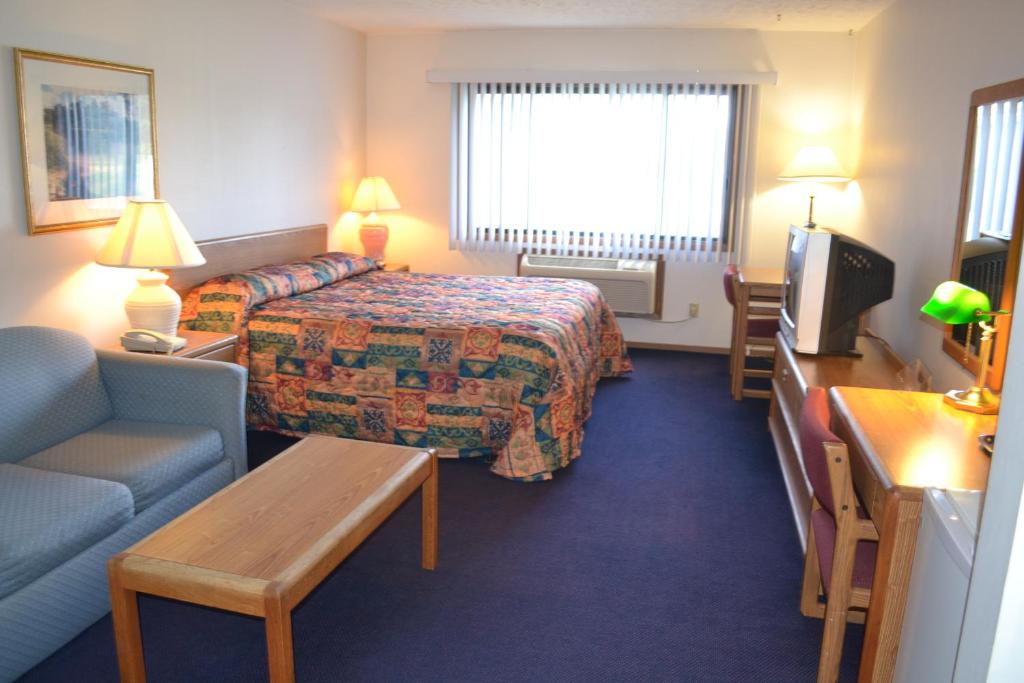 Sky Lodge Inn & Suites - Delavan photo