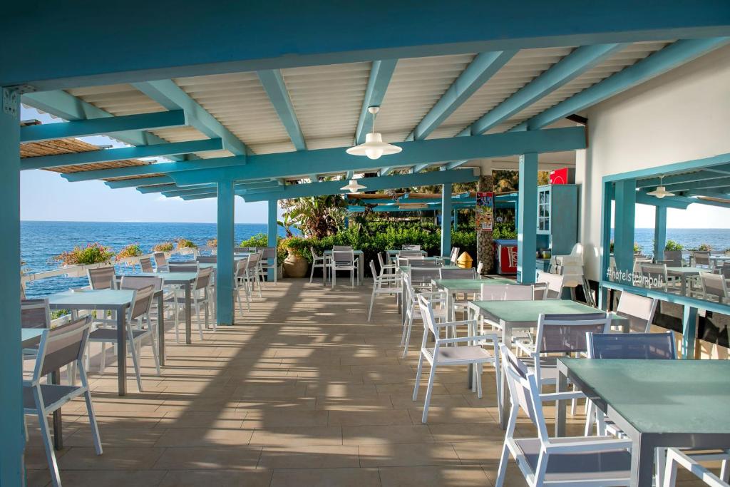 Hotel Villaggio Stromboli — Restauracje i bary in Ricadi, Kalabria