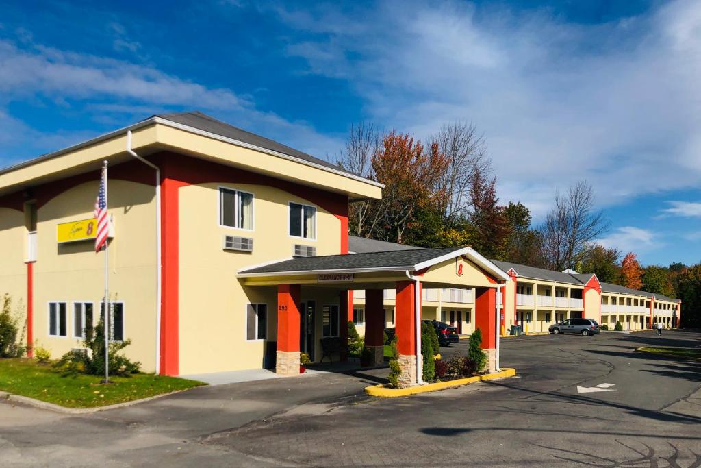 Super 8 By Wyndham Monticello photo