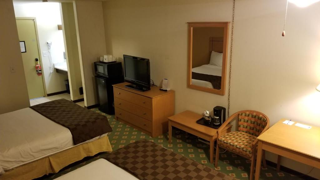 Americas Best Value Inn La Crosse photo