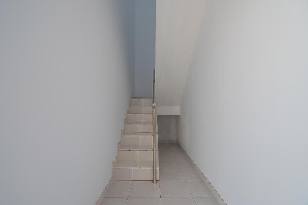 RedDoorz Plus near Alun Alun Kuningan photo