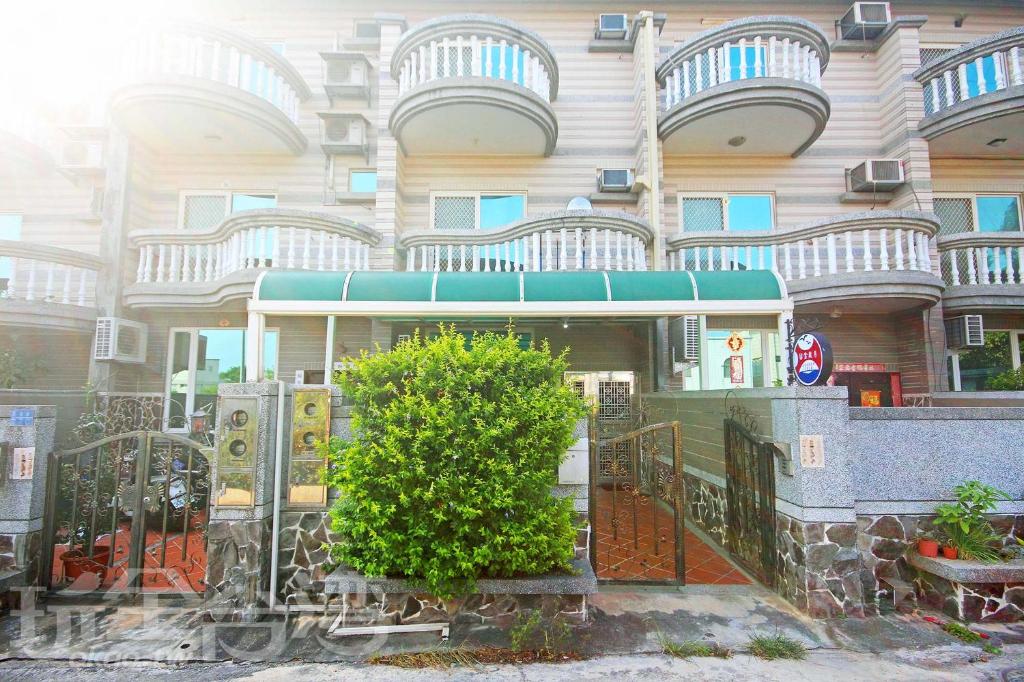 Golden Year, Jinning