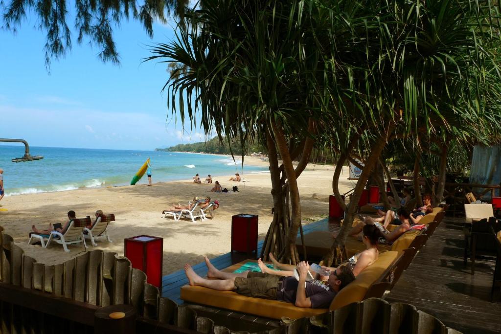 Lanta Castaway Beach Resort photo