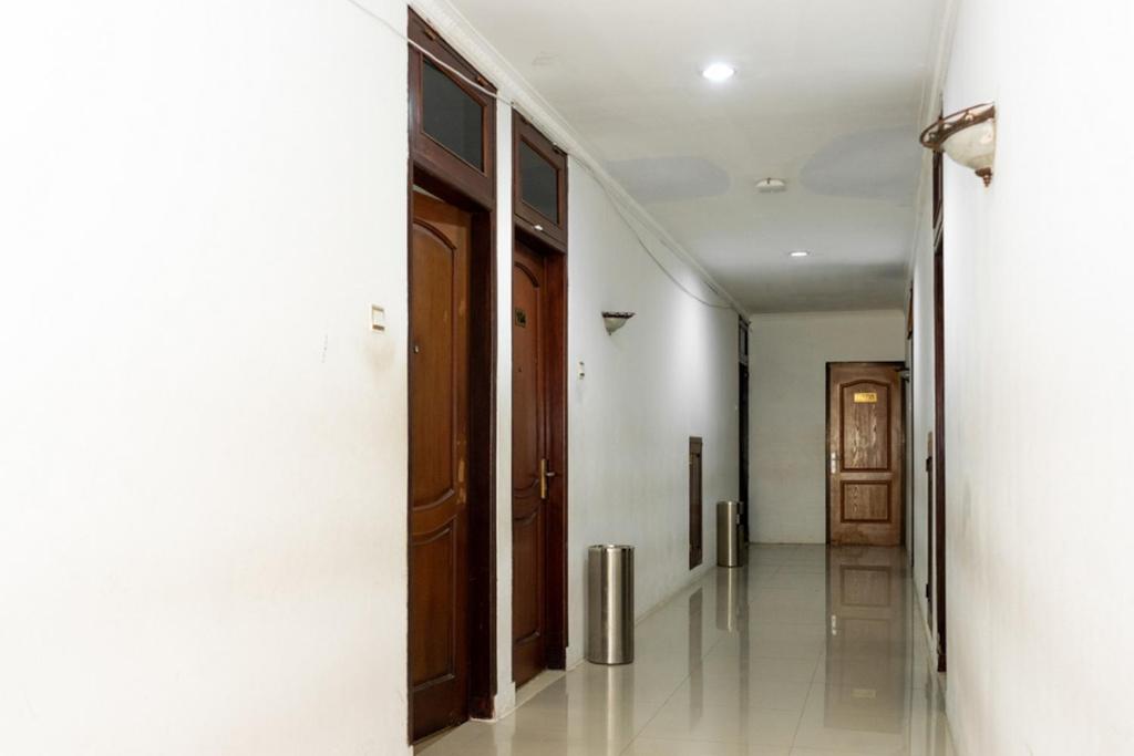 RedDoorz Plus Syariah near Java Supermall Semarang 2 photo
