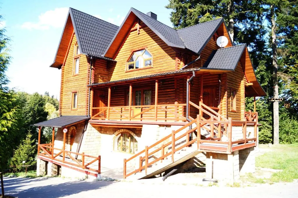 Норіс, Hotel in Myhowe