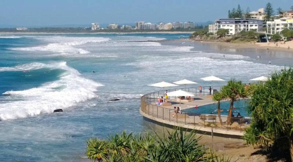 Family, Romance, Fun on Kings Beach — Hotel in Sunshine Coast