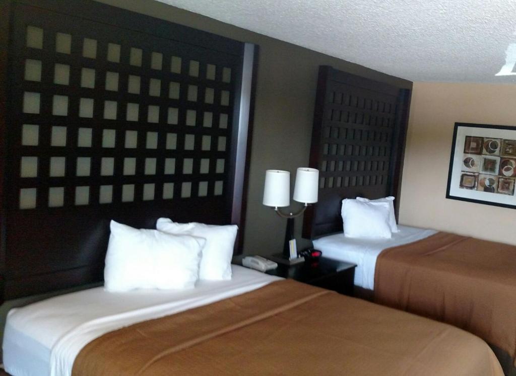 Super 8 By Wyndham Atoka photo