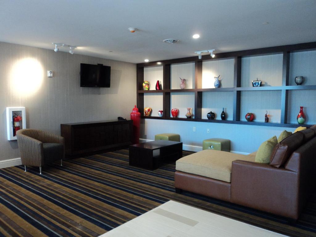 Holiday Inn Express Baltimore West - Catonsville photo