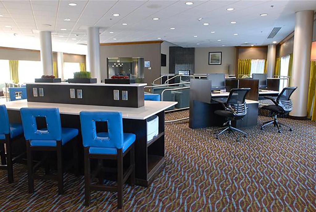 Holiday Inn Express BOISE-UNIVERSITY AREA Photo 5