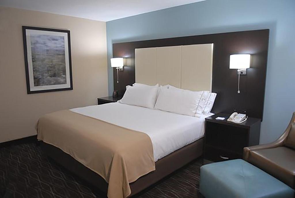 Holiday Inn Express BOISE-UNIVERSITY AREA Photo 6