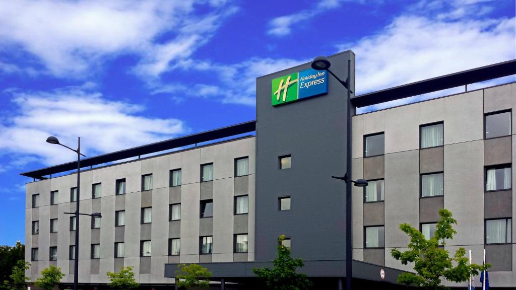 Holiday Inn Express Bilbao In Derio Spain 3000 Reviews Price From 99 Planet Of Hotels