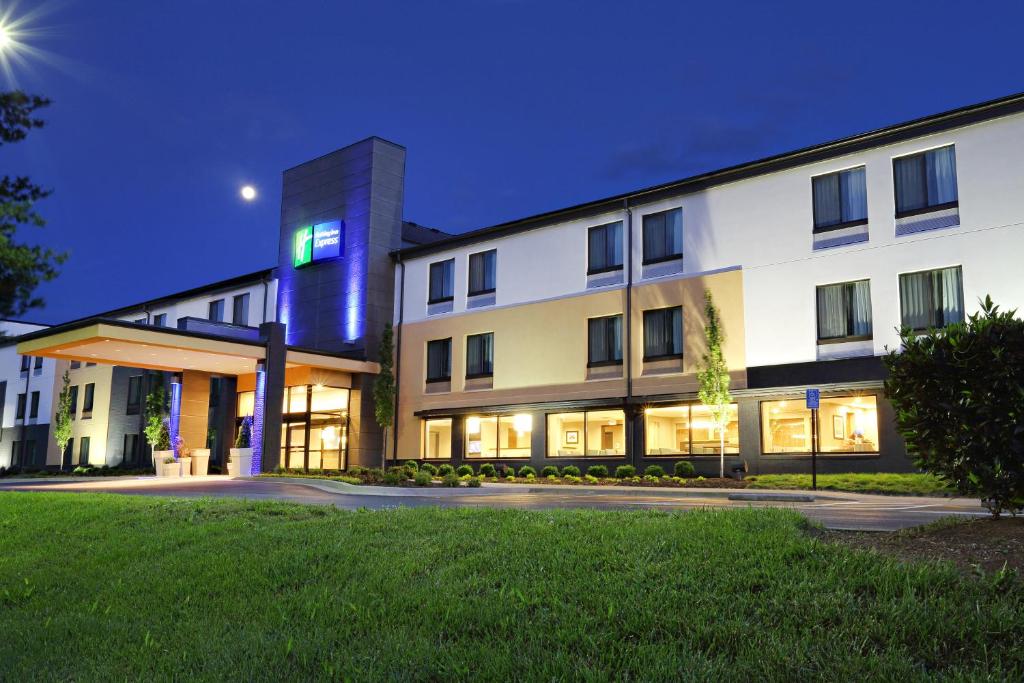 Exterior view, Holiday Inn Express Brentwood-South Cool Springs By IHG in Franklin (TN)