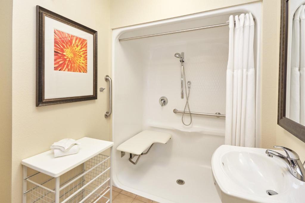 Staybridge Suites Glenview Photo 4