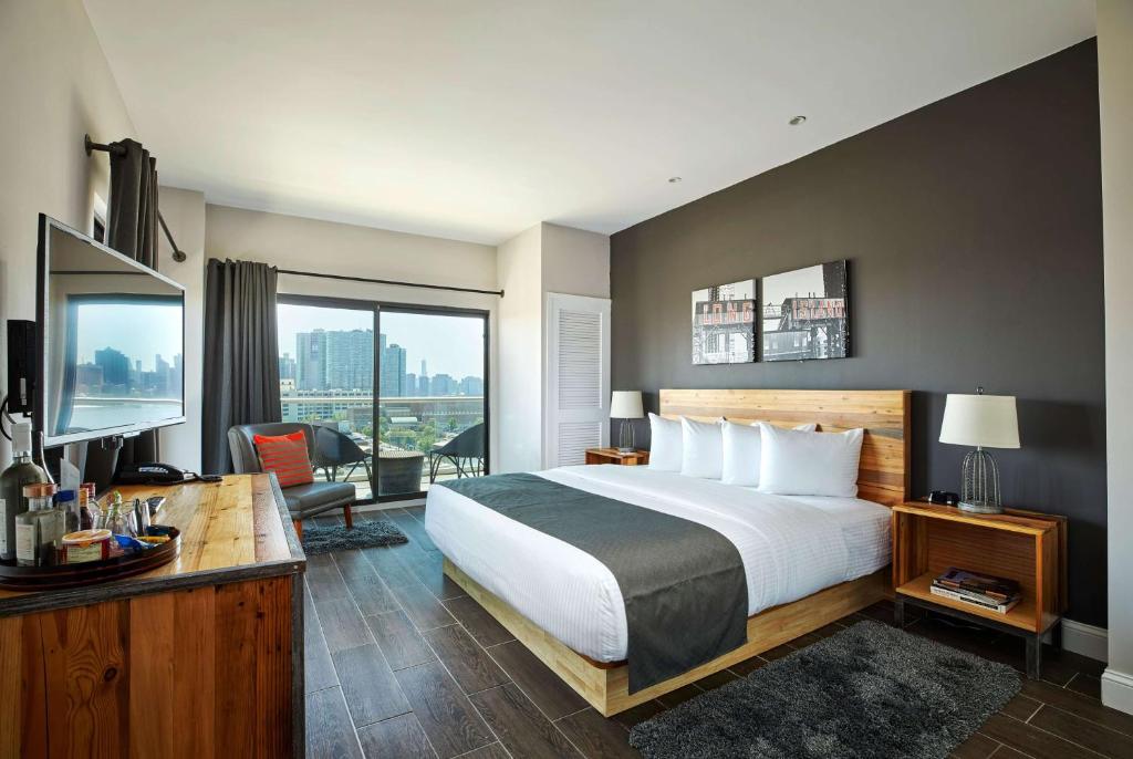 New York Ravel Hotel, A Trademark Collection Hotel Additional