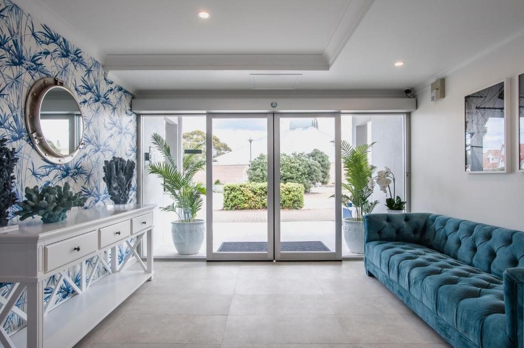 マリーナ ホテル アンド アパートメント (Marina Hotel and Apartments) エントランス