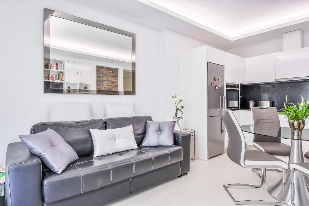 Charming 1BR Apartment In Heart Of Monaco - 4