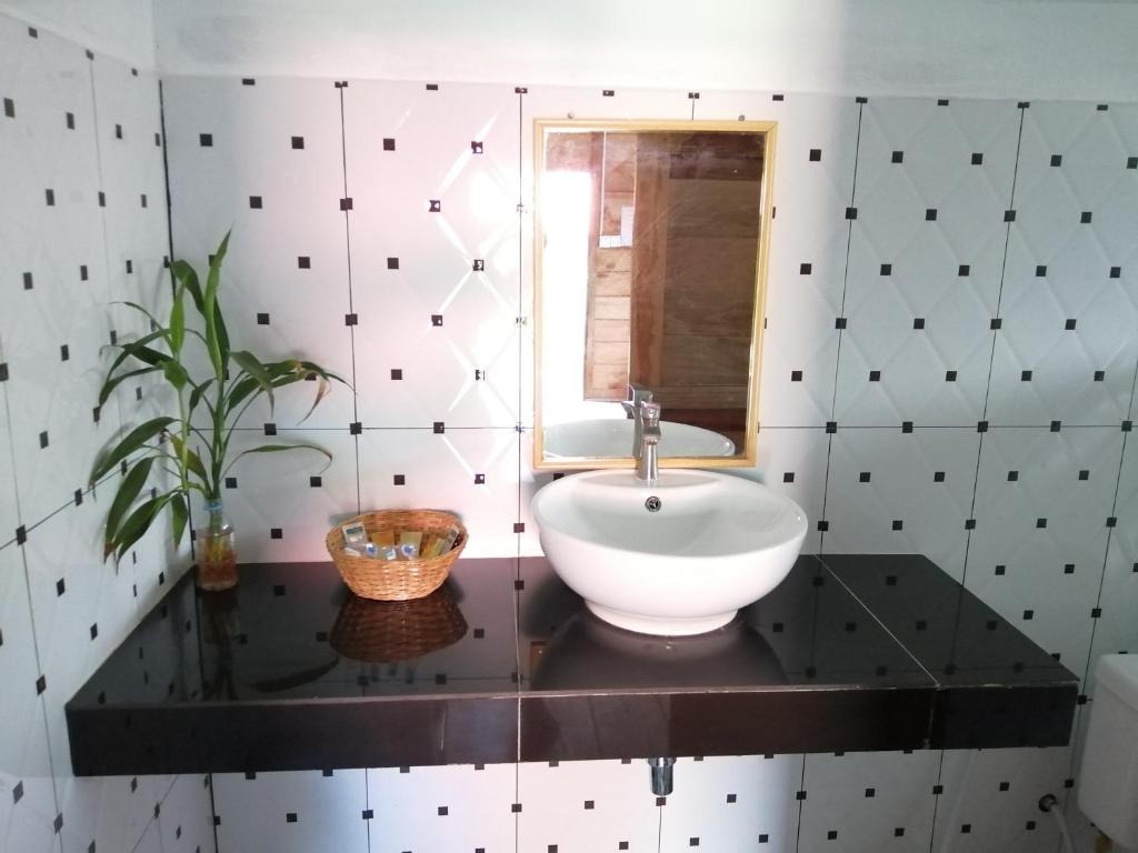 The Hidden Oasis Bungalows photo