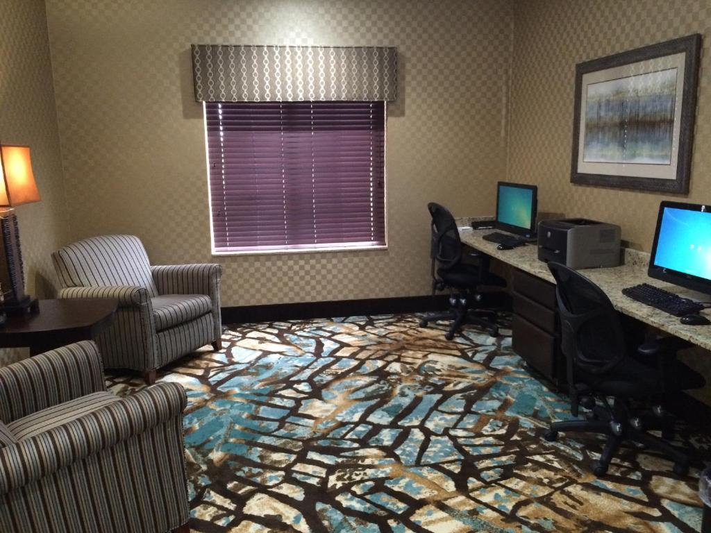 Holiday Inn Express Hotel & Suites Council Bluffs - Convention Center Area, an IHG Hotel