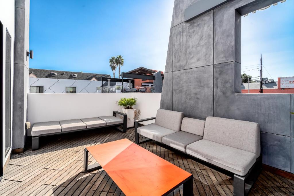 Balcony/terrace, The Moment Hotel in Los Angeles (CA)