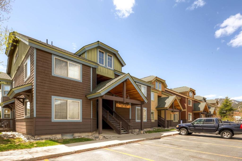 Tarn Landing C-5 Condo, Frisco