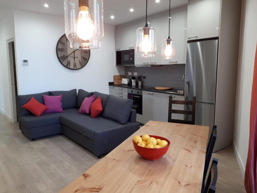 Beautiful Apartment on Las Ramblas with Port views - 4