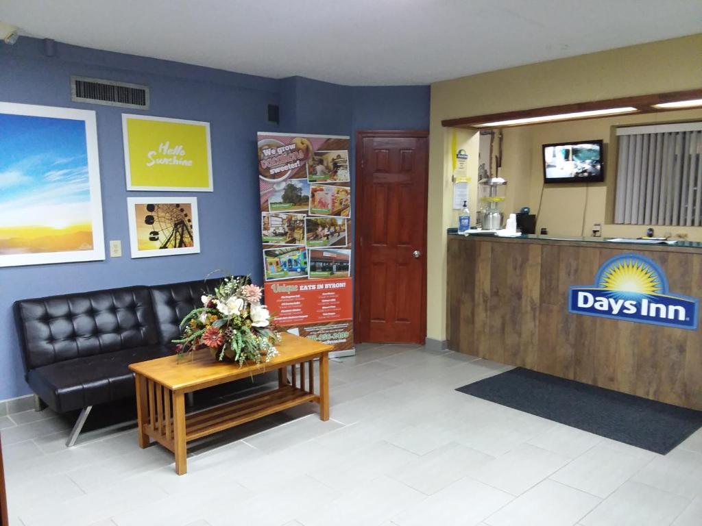 Days Inn by Wyndham Byron photo