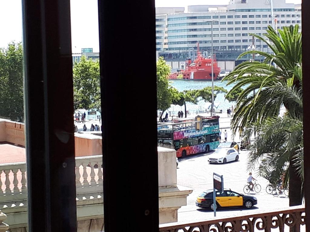 Beautiful Apartment on Las Ramblas with Port views - 3