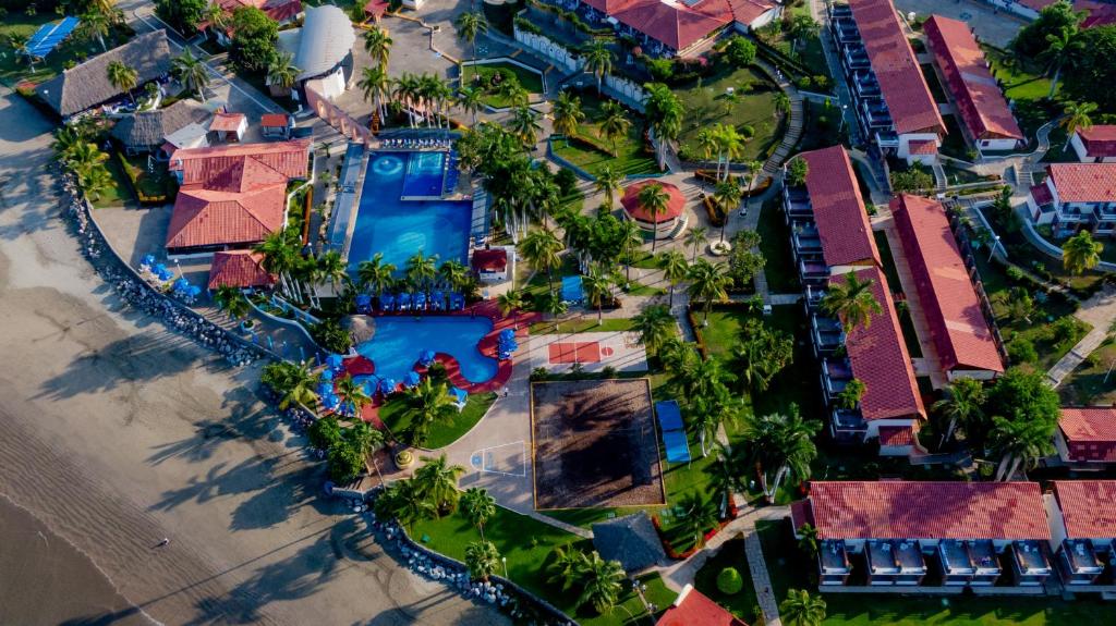Qualton Club Ixtapa All Inclusive — Hotel in Ixtapa