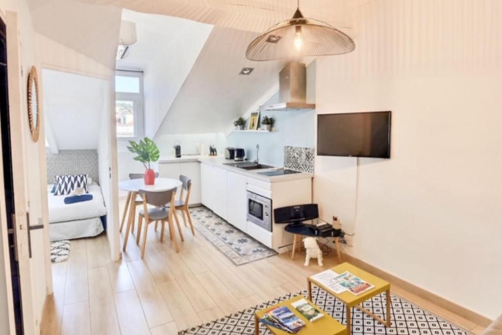 Charming 1 bedroom apartment center — Hotel in Cannes