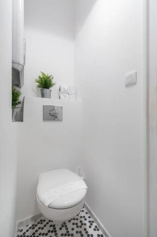 Charming 1 bedroom apartment center photo