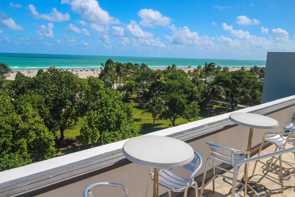 Ocean Drive Apartments with Rooftop Pool, South Beach, Miami photo
