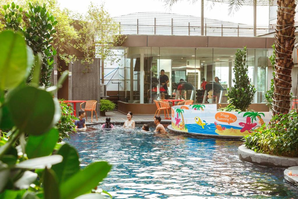 Swimming pool