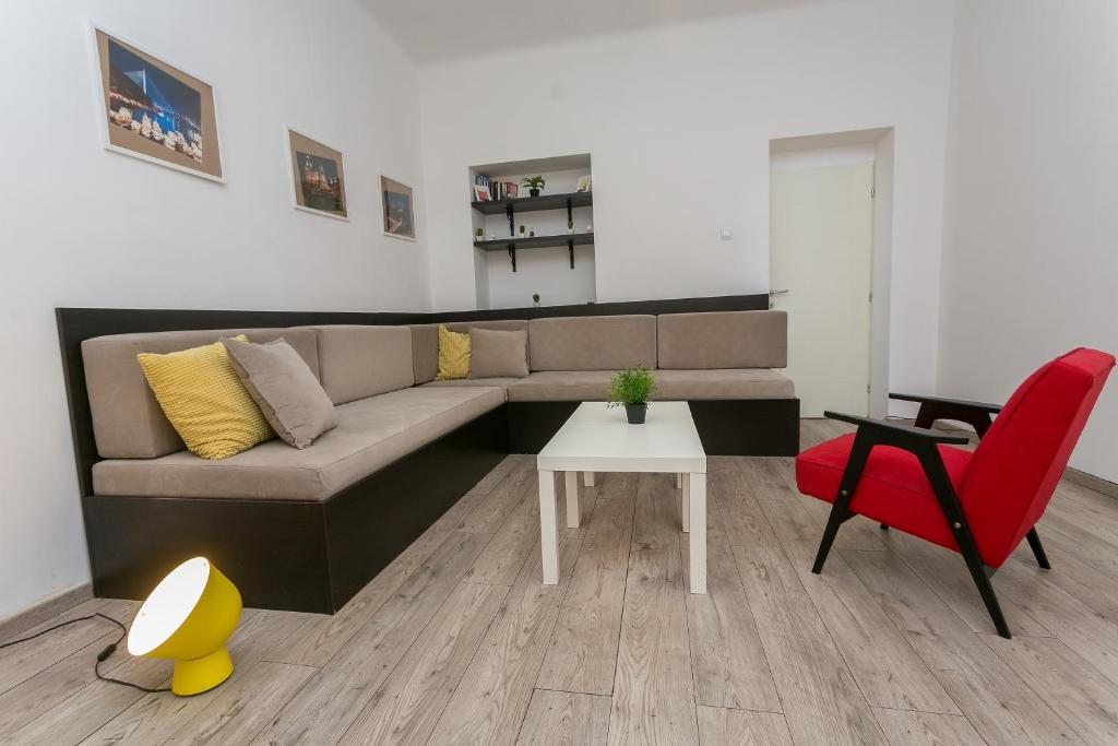 Bg Renting Piano — Hotel in Belgrade