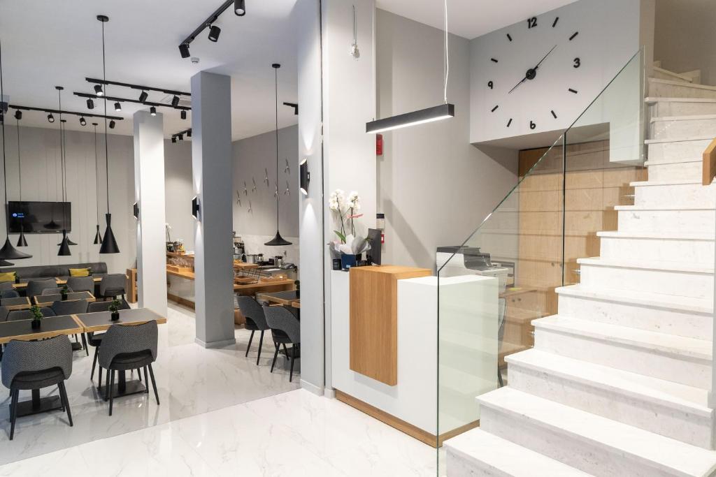 Grand Port Suites — Hotel in Thessaloniki