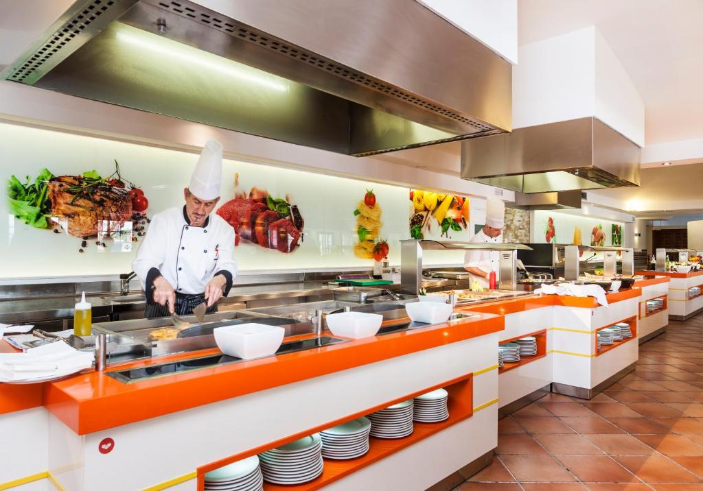 Globales Cortijo Blanco — Restaurant & bars in Marbella, Andalusia