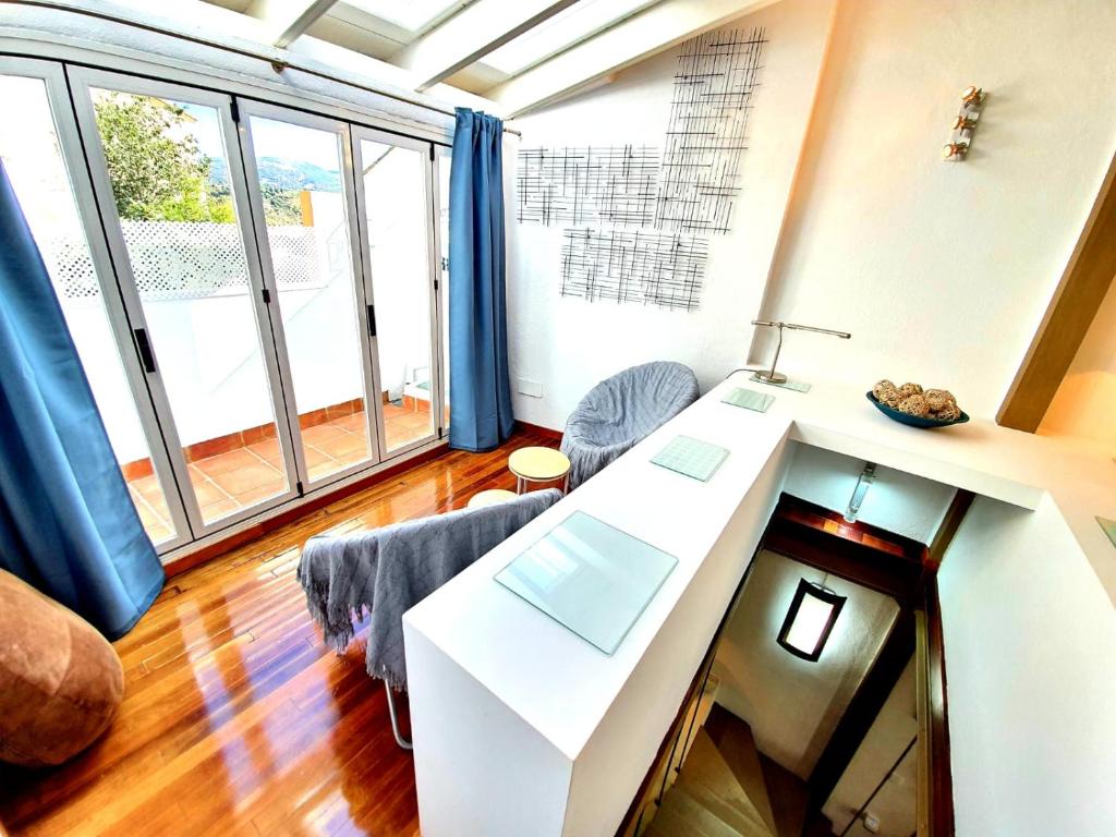 Almocabar Luxury Apartment - 3
