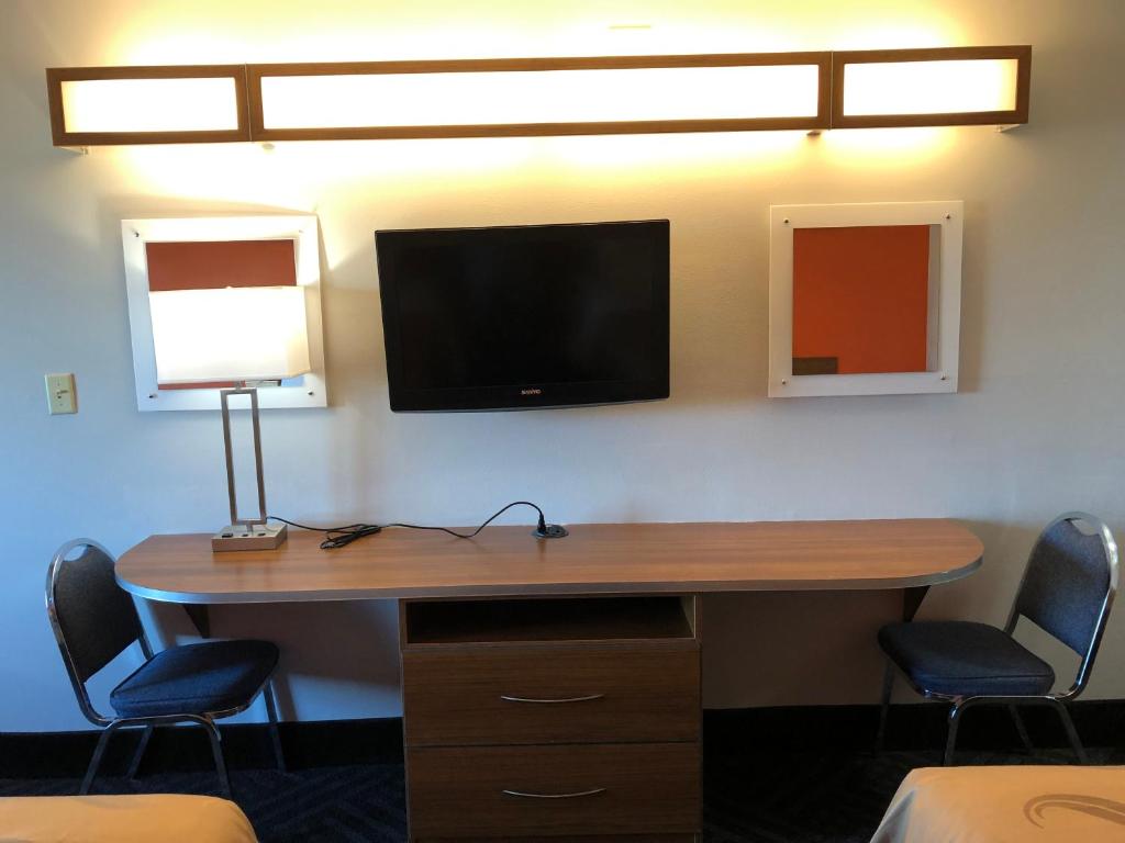 Quality Inn & Suites Watertown Fort Drum photo