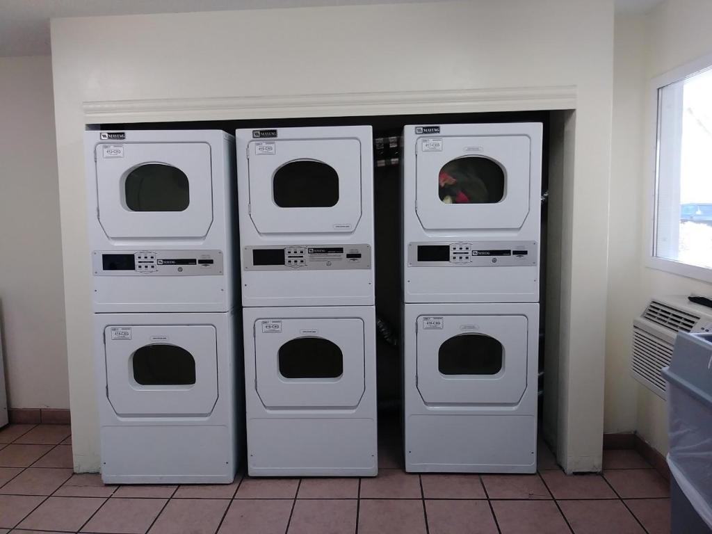 InTown Suites Extended Stay Albuquerque NM photo