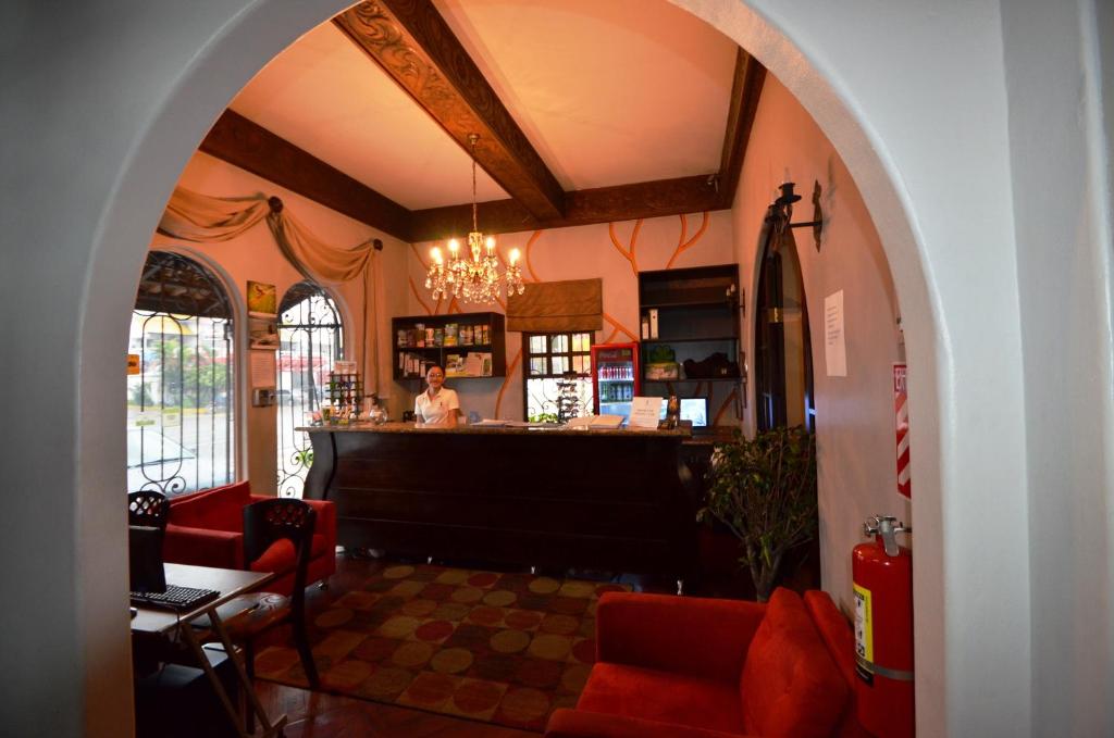 Front desk [24-hour]