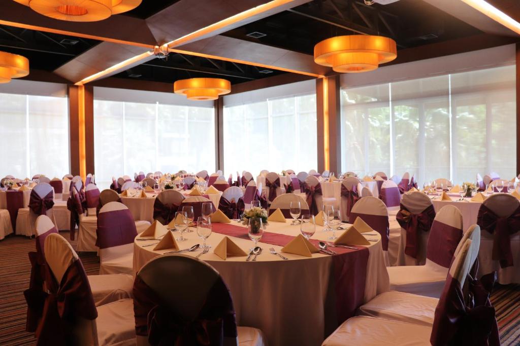 Banquet hall