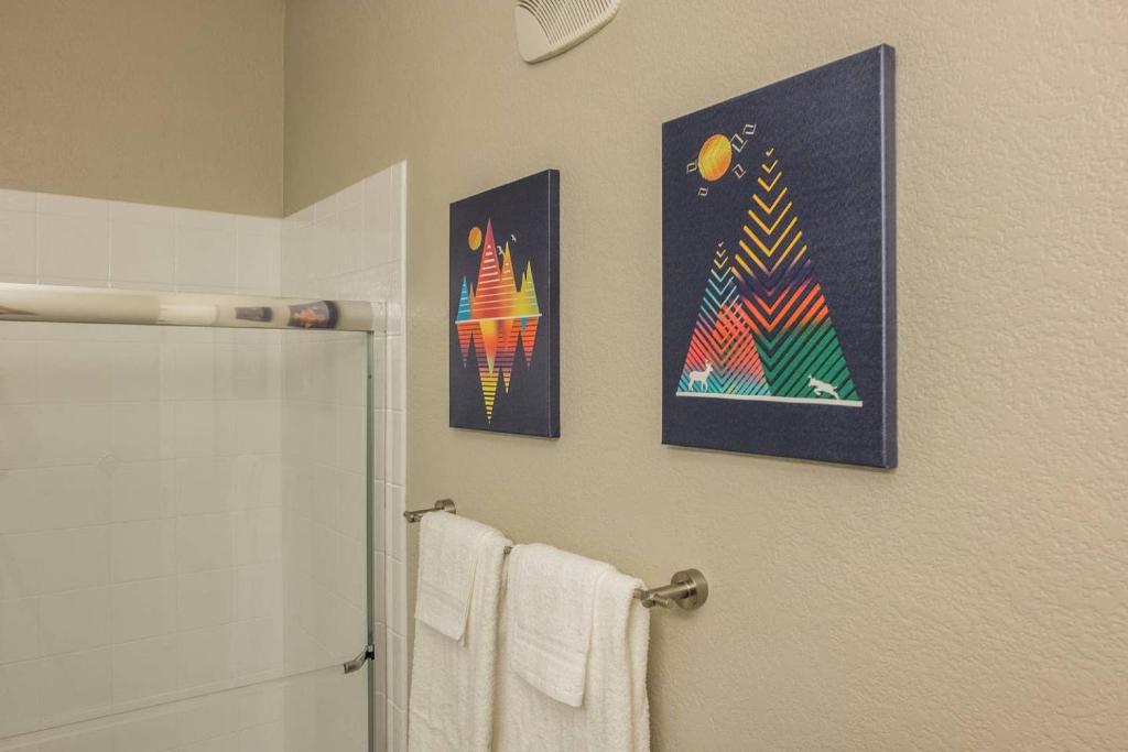 Popular attractions Area Nearby Property