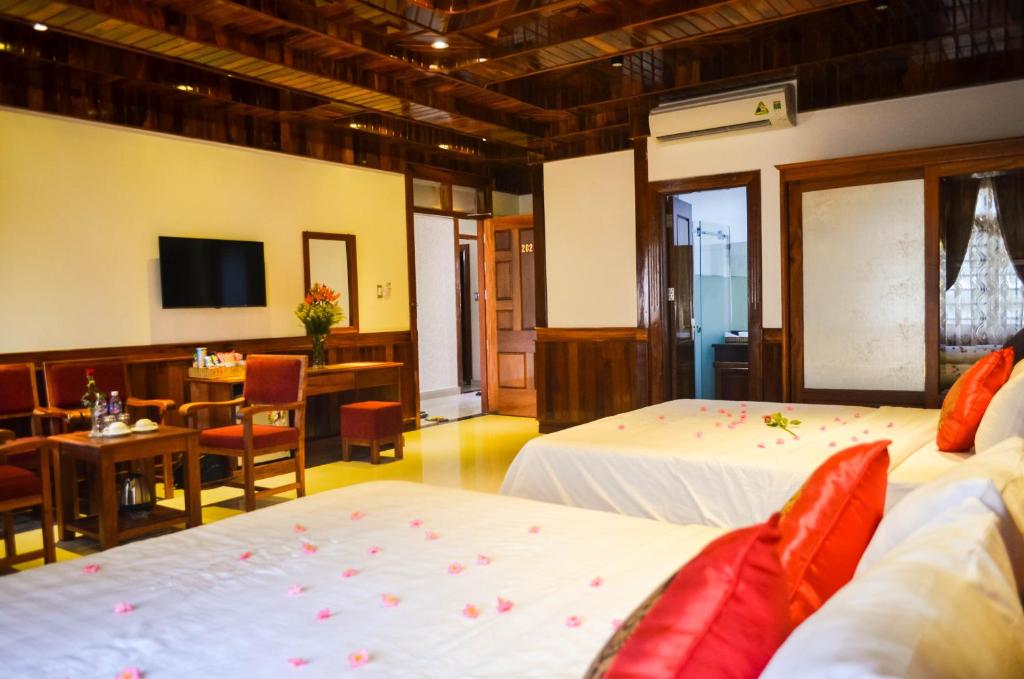 San San Hotel photo