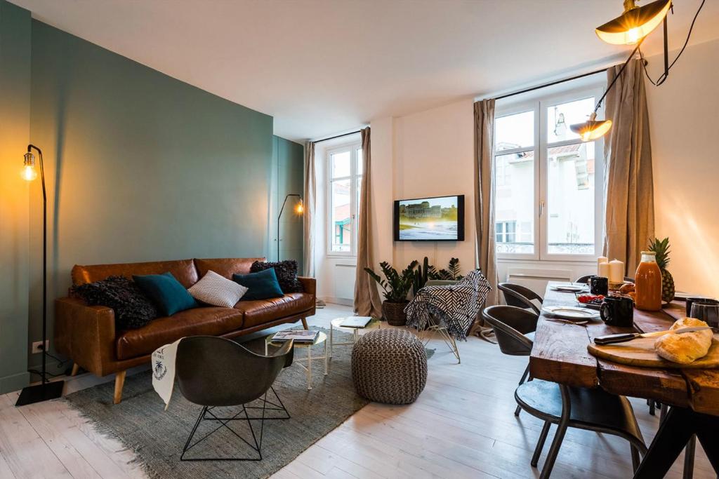 L'ATELIER KEYWEEK Vintage Duplex Apartment with Parking Biarritz Center - 2
