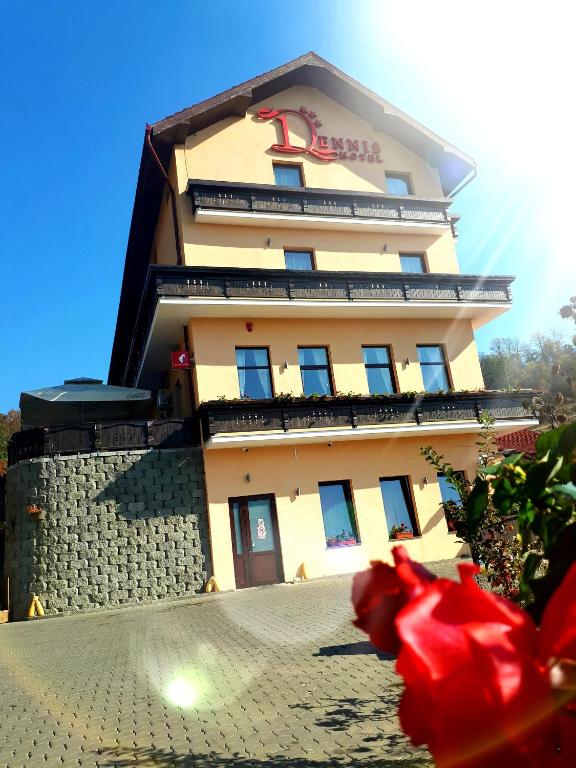 Hotel Dennis — Hotel in Medias