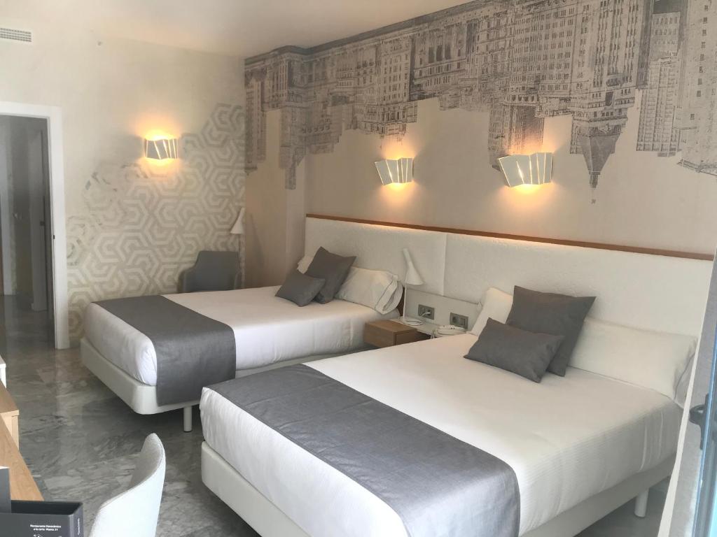 Hotel Madeira Centro — Hotel rooms in Benidorm, Valencian Community