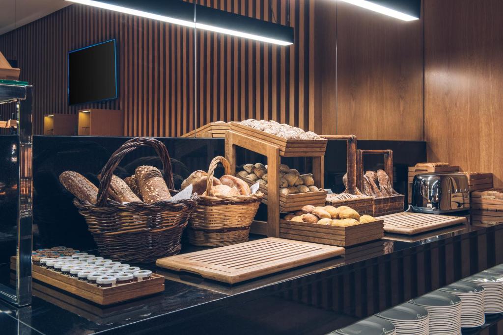 Hotel Dining