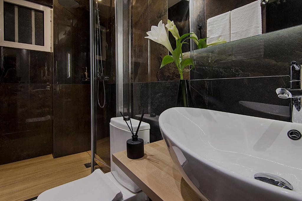 Athens Imperial Suites - Luxury Living photo